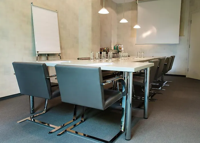 Отель Fontana 3*